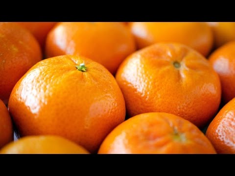 How to Peel a Mandarin Orange (You&#039;ve Been Doing It Wrong!)