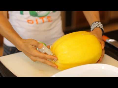 How to Cook Spaghetti Squash in a Microwave Before Cutting : Good, Clean Dishes