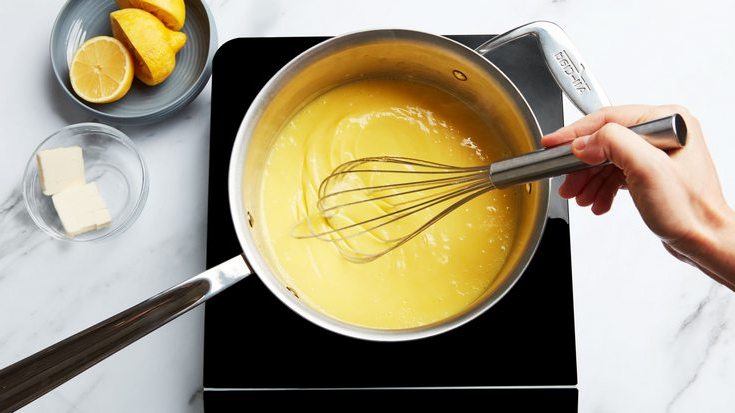 making cooking lemon curd