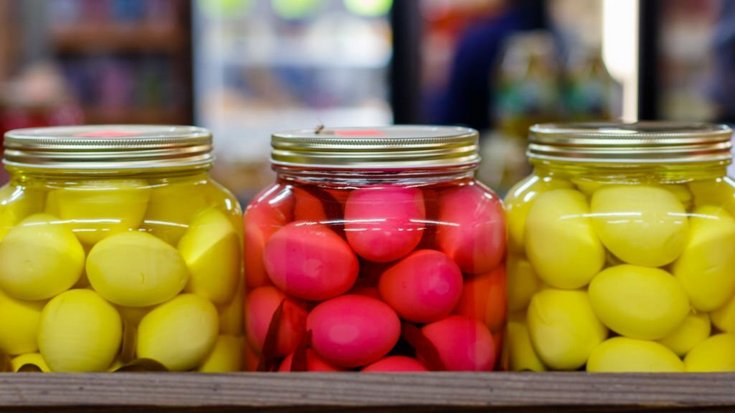 colors pickled eggs