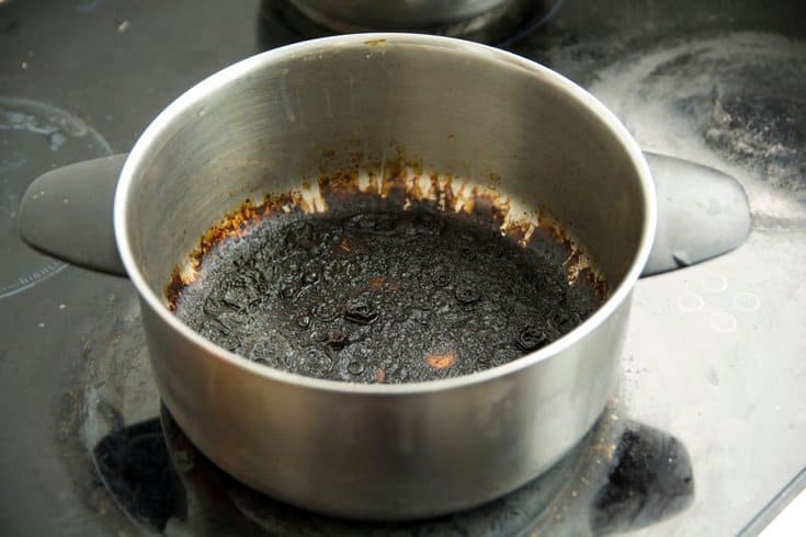Can You Boil Vinegar To Clean Pots and Pans? (Is It Safe & Effective?)