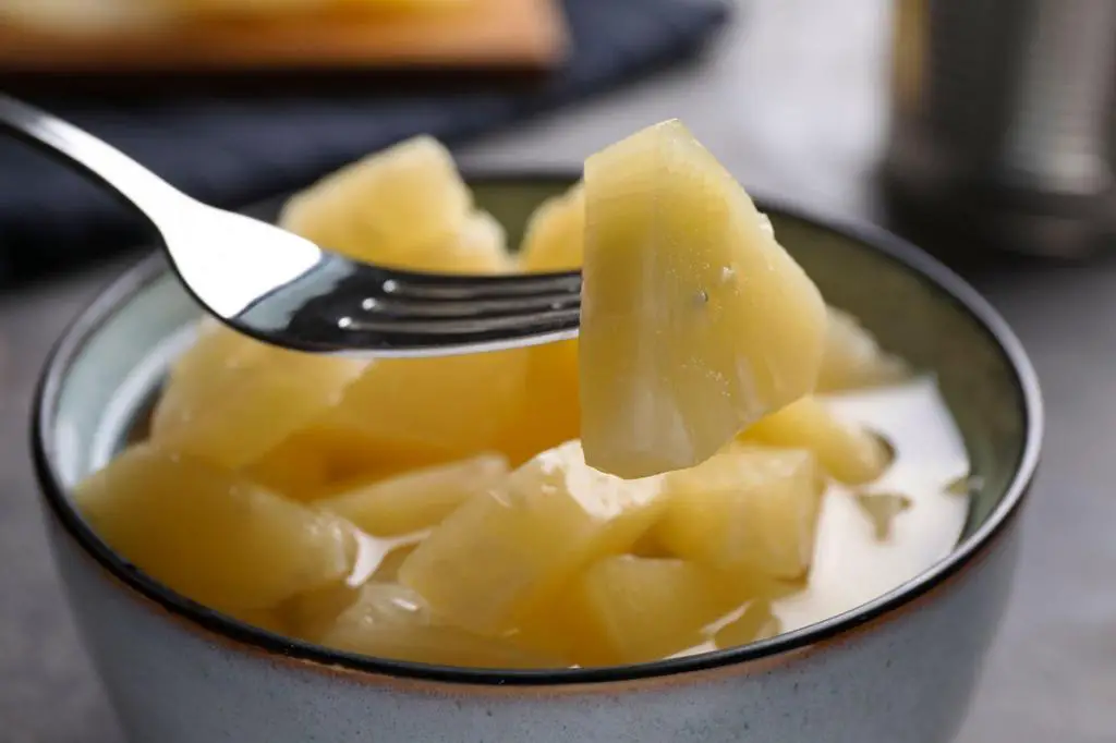 canned pineapple