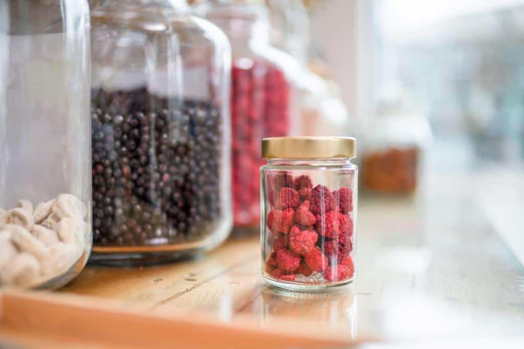 store raspberries mason jars