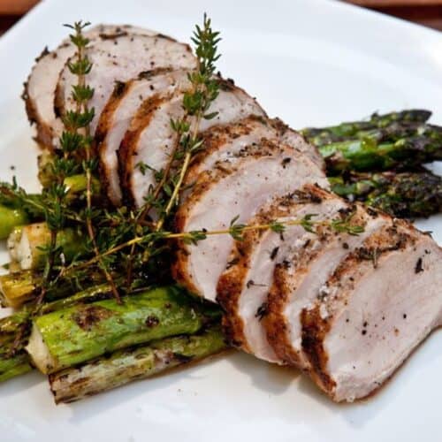 pork tenderloin with thyme and asparagus