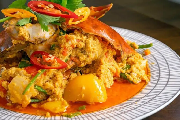 Stir-Fried Crab With Curry Powder, Bell Peppers and Big Claws Recipe