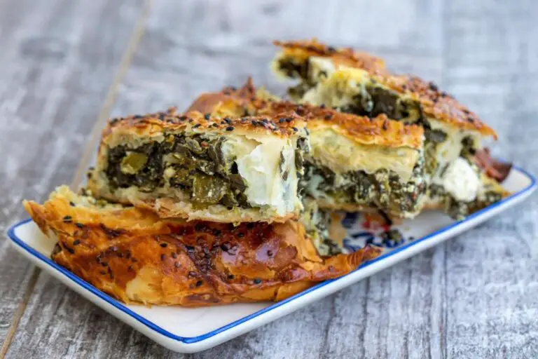 Ispanakli Kol Boregi, Bosnak Boregi (Traditional Turkish Pastry With ...