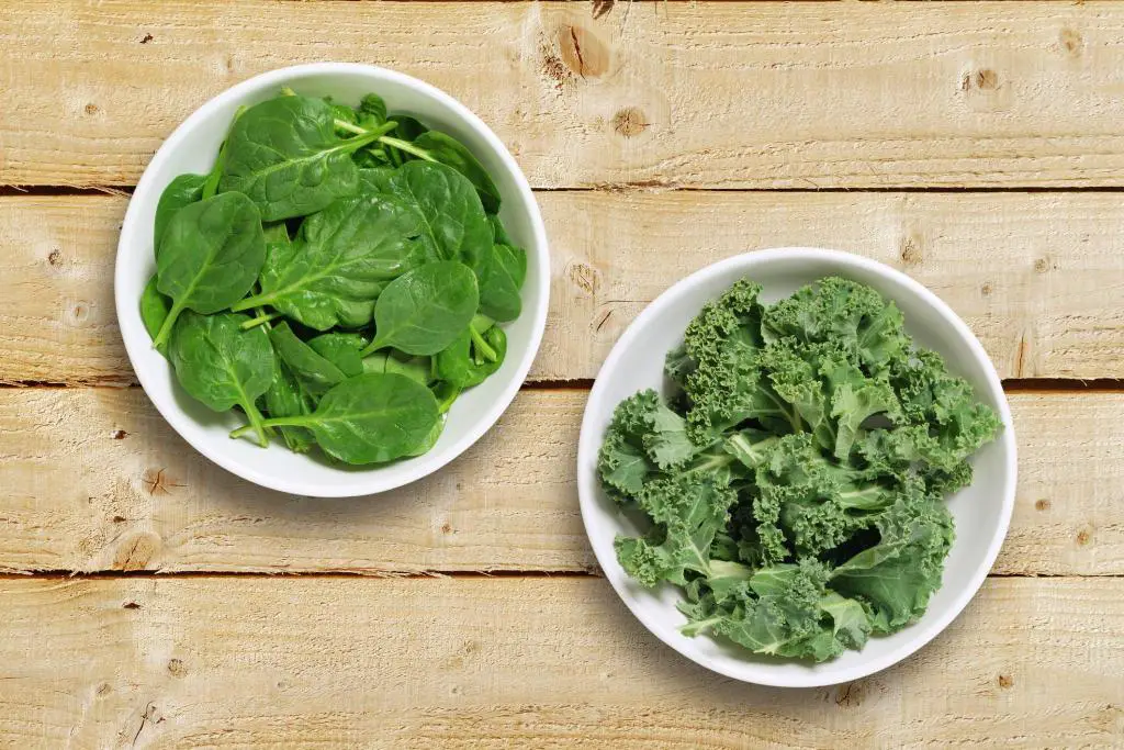 chopped kale spinach in bowl