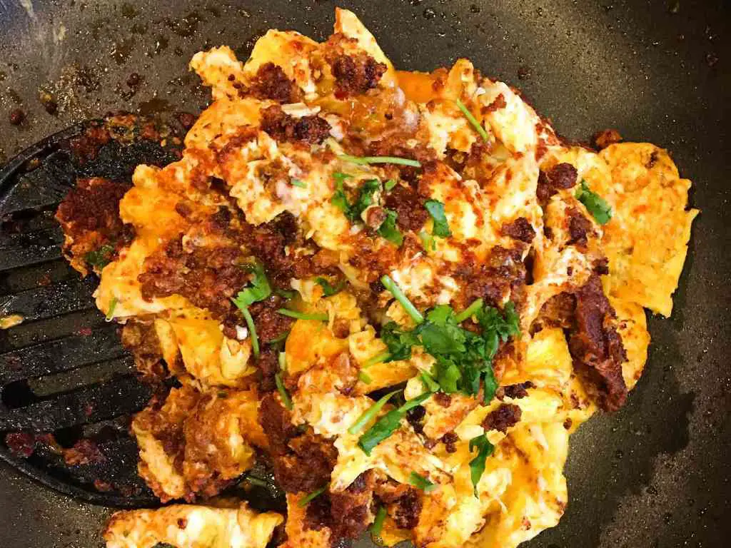 scrambled eggs with chorizo