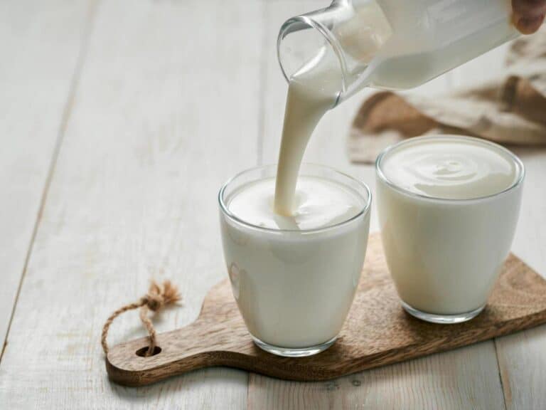How to Reduce Acidity in Milk: Neutralizing Milk Sourness