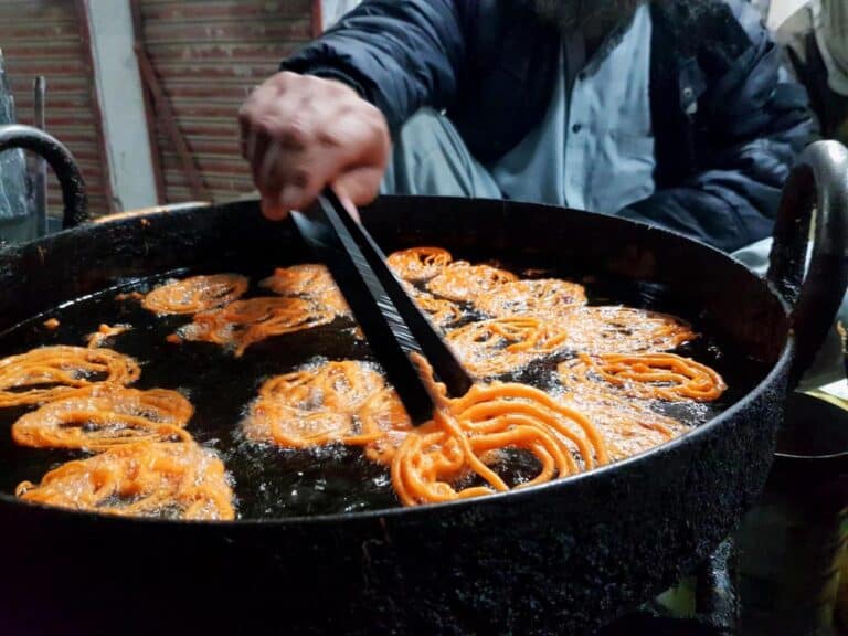 How to Reheat Jalebi Without a Microwave and Oven