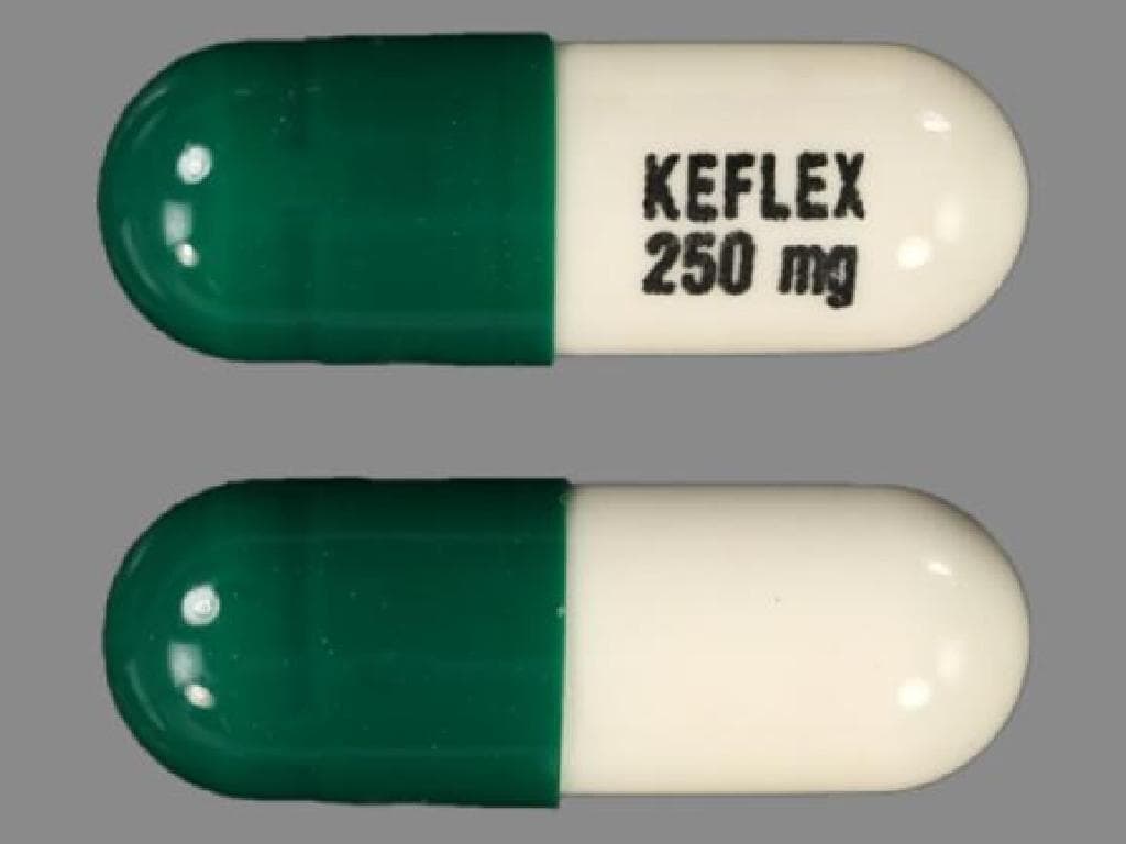 keflex pill green white