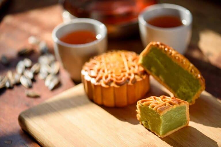 Exploring the Different Types of Mooncakes: A Guide for Food Lovers