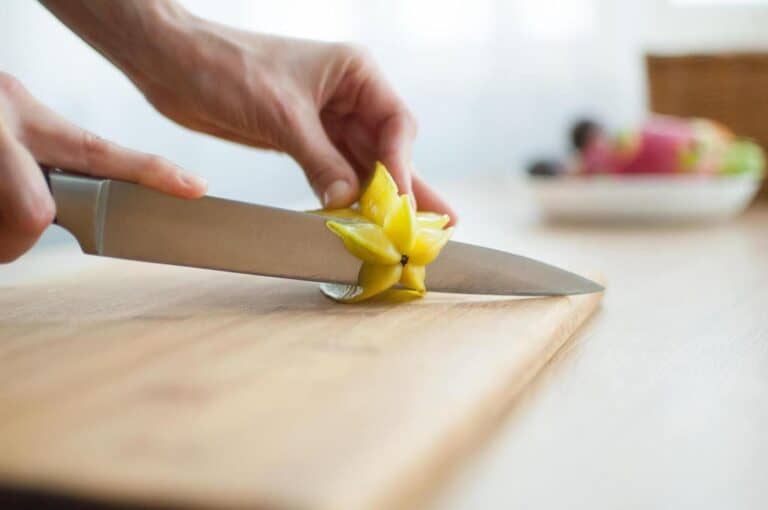 Do You Peel Star Fruit Before Eating? How to Eat It the Proper Way