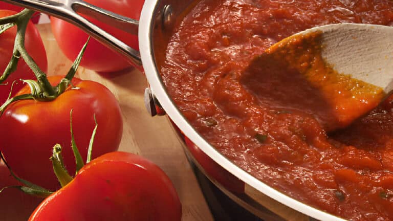 How Do You Keep Spaghetti Sauce From Burning? (7 Easy Tips 