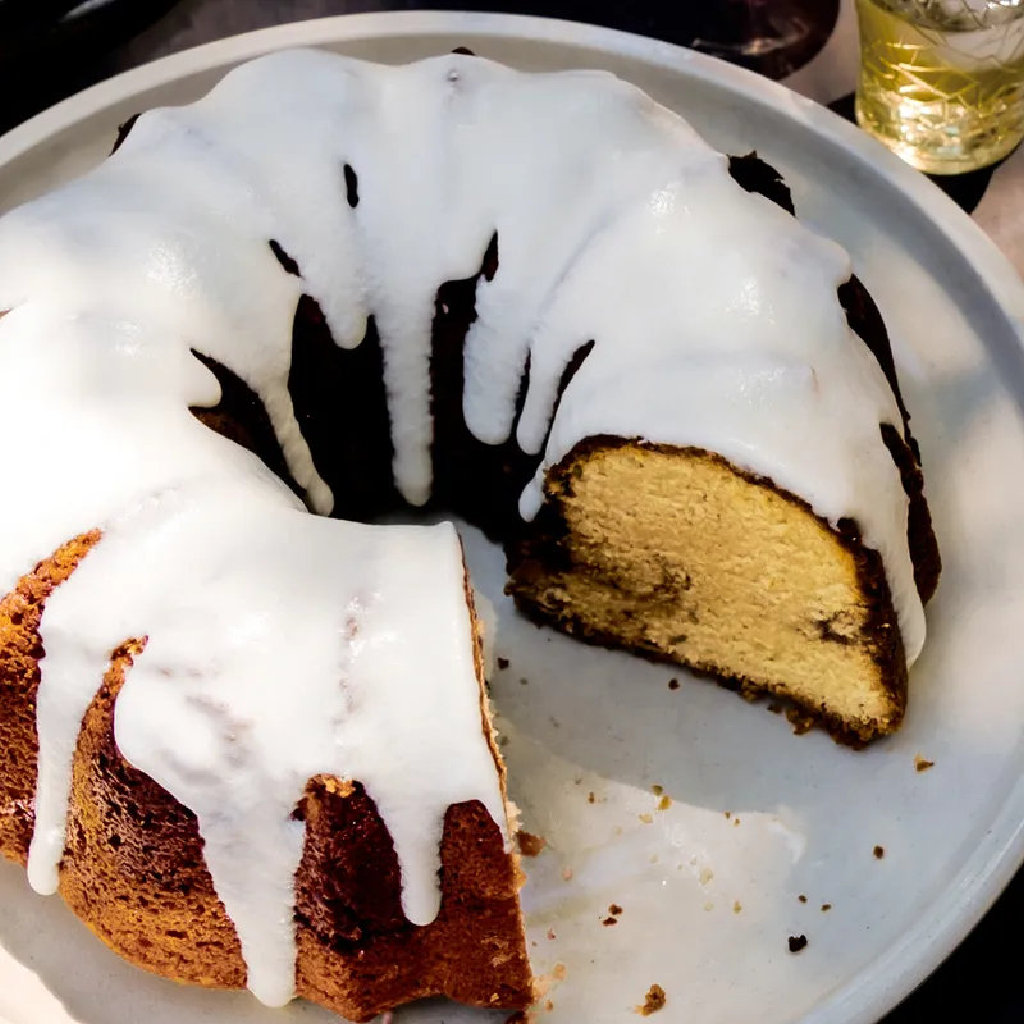 Bundt Cake Top Decorate