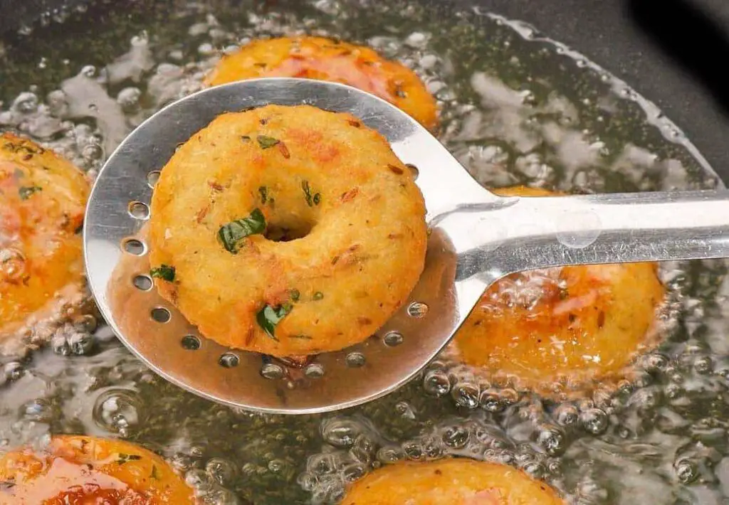 cook murmura medu vada