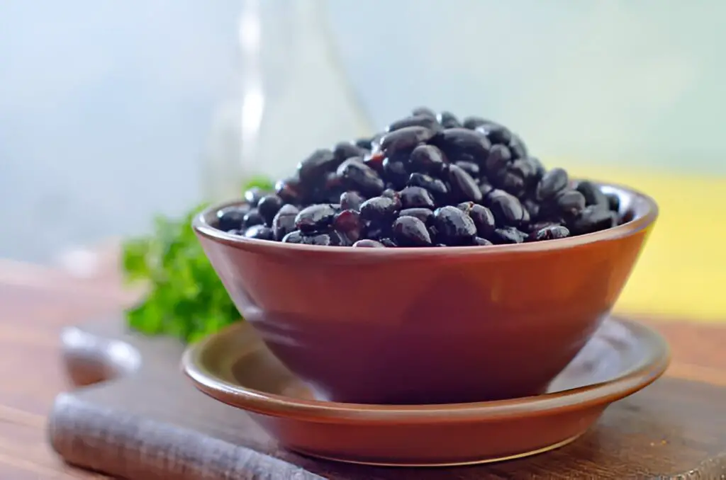 black beans on bowl cook