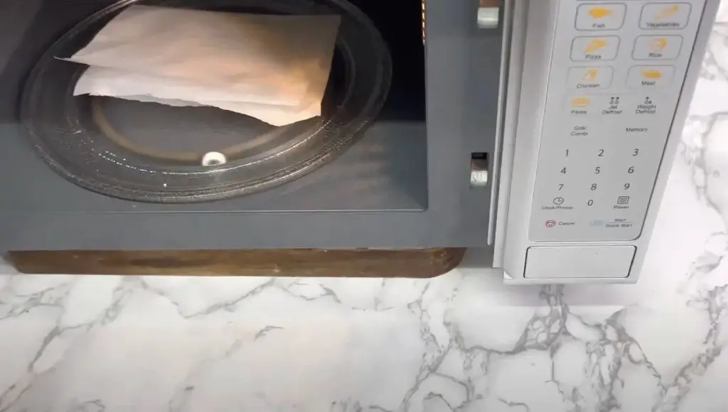 Can Parchment Paper go in the Microwave